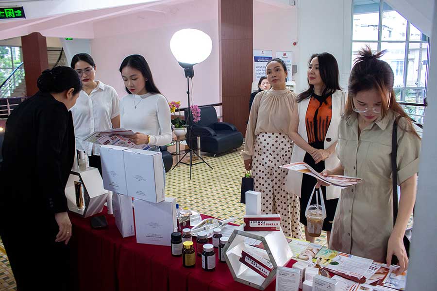 Đại học Y khoa Phạm Ngọc Thạch | Hội thảo khoa học về PRP Activator - PRF trong Da liễu & Thẩm mỹ - 22