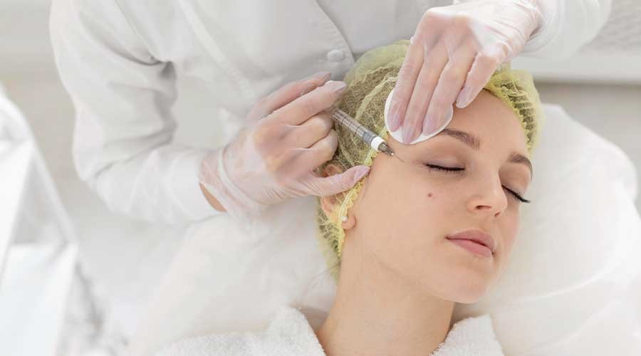 Trong lĩnh vực da thẩm mỹ, tiêm PRP mang đến nhiều công dụng tốt như giảm nếp nhăn, hỗ trợ tái tạo da, cải thiện tình trạng lão hóa,... hiệu quả