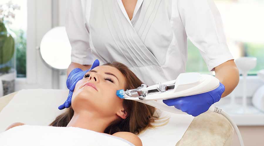 Bạn nên lựa chọn cơ sở uy tín và được trực tiếp thực hiện bởi người có chuyên môn như bác sĩ