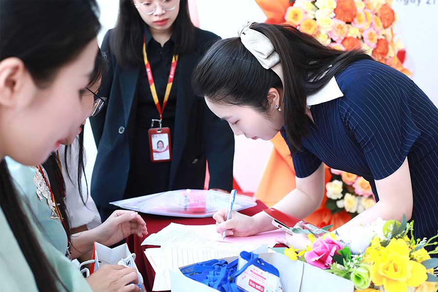 KV Tây Nguyên | Hội thảo Khoa học “Báo cáo ứng dụng Công nghệ PRP - PRF và Công nghệ Sinh học trong Da liễu - Da thẩm mỹ” - 11